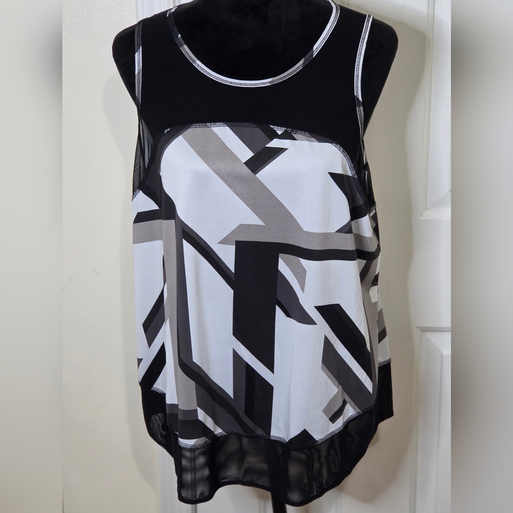 * Xersion Women's Geometric Mesh Sleeveless Workout Tank Top Black/White Size XL - Picture 2 of 10